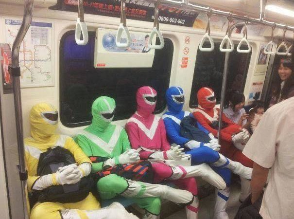 20+ Of The Most Ridiculous Pics Of Subway Riders You’ll Ever See